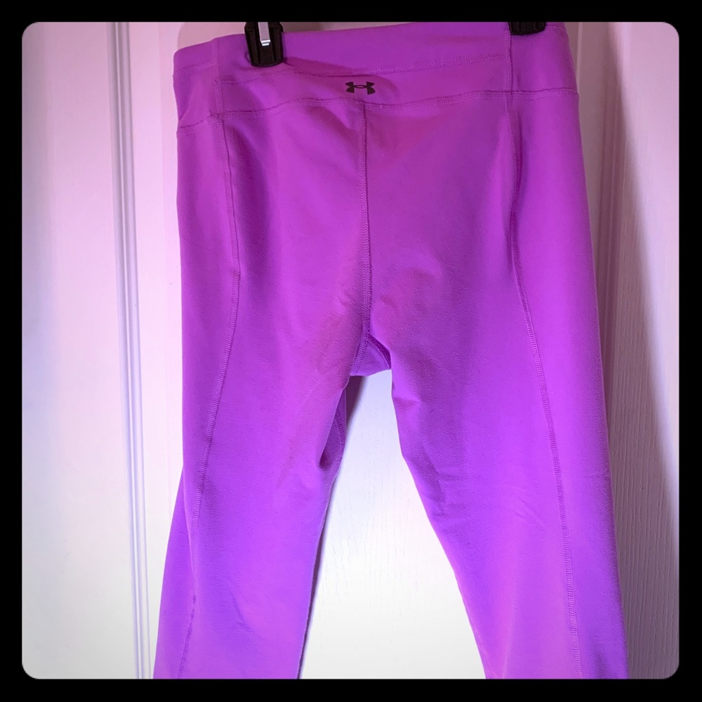 Under Armour cropped workout leggings